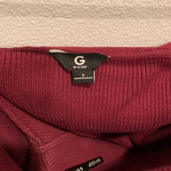 Red, off-the-shoulder sweater - Picture 5 of 5